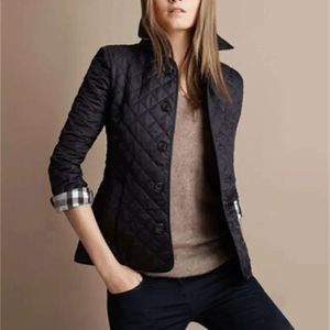 Vente en gros - Nouvelles femmes Veste Hiver Automne Manteau Mode Coton Slim Veste Style Britannique Plaid Quilting Parkas Rembourrés 388