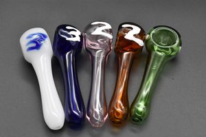 En gros plus récent mini 96mm pipe à tabac en verre coloré pour fumer des herbes sèches pas cher portable mini cuillère en verre pipe à main avec numéro coloré