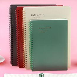 Spiraalvormige notebook, 4 pc's 8,3 inch x 5,7 inch a5 dikke plastic hardcover 8mm geregeerd 80 vellen -160 pagina's tijdschriften voor studie en notities