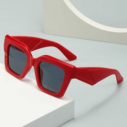 Venta al por mayor de gafas de sol nuevas con protección solar gafas cuadradas para hombre y mujer en la calle Gafas de sol