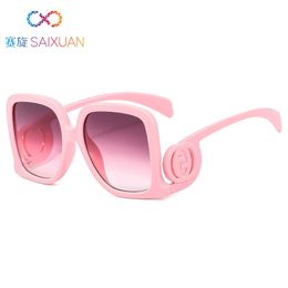 Groothandel in zonnebrillen 023 New Large Frame for Women Personality Summer Sunglasses Fashion
