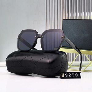 Vente en gros de lunettes de soleil New Fashion Large Box Show Trend Sunglasses Overseas