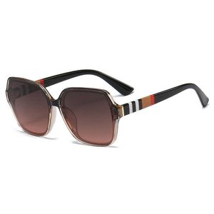 Vente en gros de lunettes de soleil New Modern Show Women's Fashion Street Photo Sunglasses