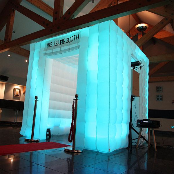 wholesale Tela Oxford Color blanco Tamaño 5x5x3.5mH (16.5x16.5x11.5ft) 2 tiras de LED Tienda de fotomatón inflable para fiesta de bodas con 2 puertas