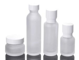 wholesale Bouteilles d'emballage Pot en verre dépoli Bouteilles de crème de lotion Pots cosmétiques ronds Bouteille de pompe pour le visage avec bouchon en grain de bois Sn4022 ZZ