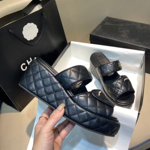 Gros Paris Hommes Femmes Été Sandale Chaussures De Luxe Designer 6cm Tongs Marques Lettre En Cuir Véritable Plage Plat Pantoufles Occasionnelles cha-nnel slide camélia 35-40