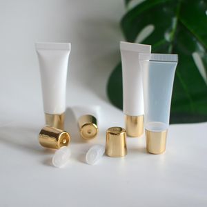 En gros PE Cosmétique 10 ml 15 ml Brillant À Lèvres Tube Squeeze Mini Bouteilles Tubes En Plastique Emballage avec Golden Cap Huile Essentielle Baume En Vrac