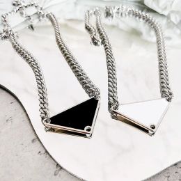 Collier pendentif en gros mode pour homme femme triangle inversé lettre designers marque bijoux clavicule chaîne colliers G237201C