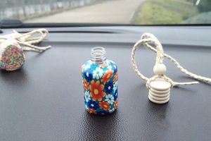 wholesale Bouteille de parfum Argile Polymère Vide Parfum Verre Huiles Essentielles Diffuseurs Mode Voiture Pendentif Voiture Suspendu Ornement Emballage Bouteilles Qualité