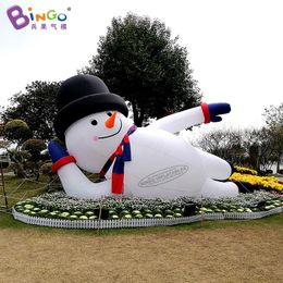 wholesale Persoalized 6x4.2mH annonçant l'inflation gonflable géante de bonhomme de neige de Noël se trouvant le caractère de neige de bande dessinée pour la décoration extérieure de parc