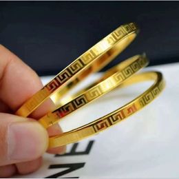 Bracelet de conception simple de personnalité en gros, bracelet de motif de grandeur CNC, bracelet solide en acier inoxydable