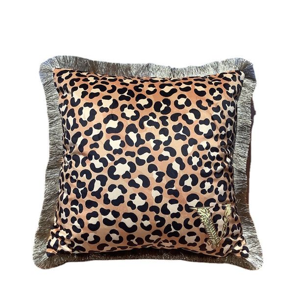 Taie d'oreiller en gros imprimé léopard velours imprimé coussin en peluche léger gland de luxe taie d'oreiller carrée européenne canapé loisirs taille oreiller sans noyau d'oreiller