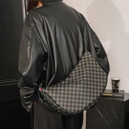 Groothandel Plaid Dumpling Bag Trendy one-shoulder tassen Koreaanse heren casual crossbody grote capaciteit rugzak