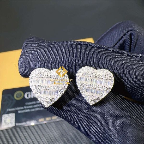 Prix de gros Hip Hop Style glacé boucles d'oreilles bijoux 925 argent coeur Vvs1 Baguette Moissanite diamant boucles d'oreilles homme cadeau