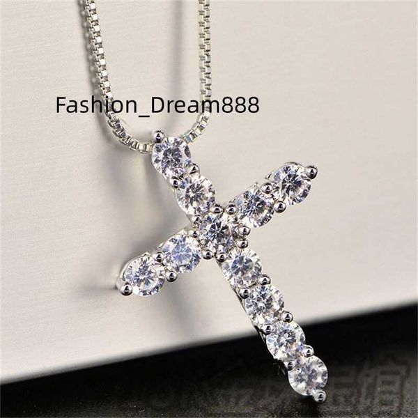 prix de gros Moissanite Diamant Personnalisé Hip-Hop Collier Croix Diamant Clavicule Chaîne Diamant Pendentif collier de mode
