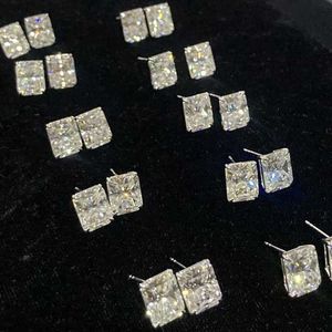 Groothandelsprijs Natuurlijke groei Moissanite 18k Solid Gold Square Earring 10x8mm 6.5 Carat Radiant Cut White Moissanite Gemstone