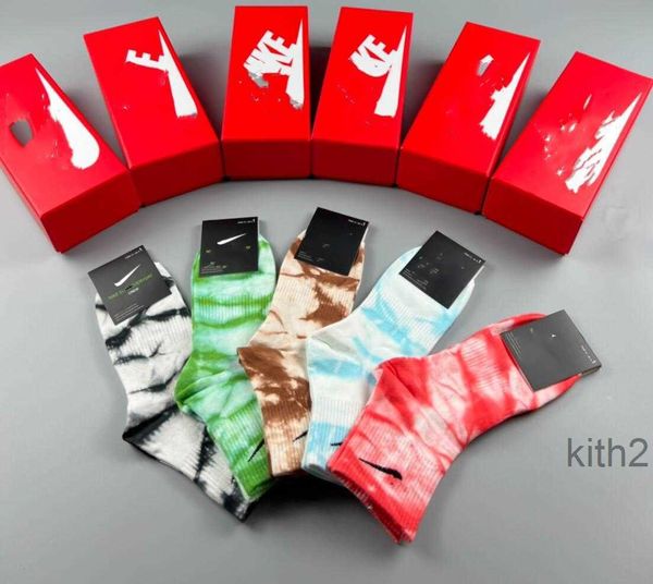 Prix de gros des chaussettes de football pour hommes et femmes coton sport Instagram style populaire couleur unie vêtements de sport col rond uni 67IQ