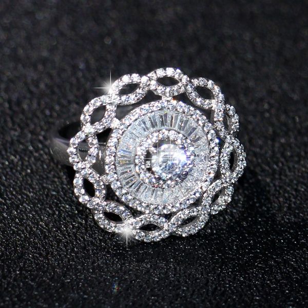 Promotion professionnelle en gros bijoux de luxe faits à la main en argent Sterling 925 populaire topaze blanche CZ diamant pierres précieuses femmes bague de mariage
