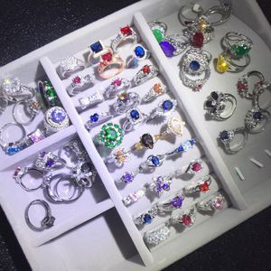 wholesale Anillos coloridos diamantes de imitación chapados en oro de buena calidad Anillo de plata de moda mezclado diferentes estilos joyería de boda de moda gratis DHL