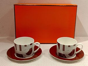 Série en gros de la piste Bone China Coffee Tup réglé deux tasses Deux assiettes Gift à la maison
