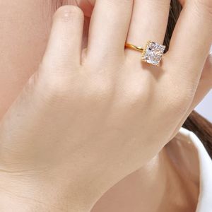 Vente en gros S925 Sterling Silver High Carbon Rhinestone Ring Women's Square Ice Flower Cut 8 * 10 Gemstone Ring European and American Simple Ring Bague de fiançailles