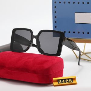 Ventas al por mayor de exquisitas gafas de sol de moda de lujo neutrales para hombres y decorativos de alta calidad para hombres y mujeres gafas de lentes UV400