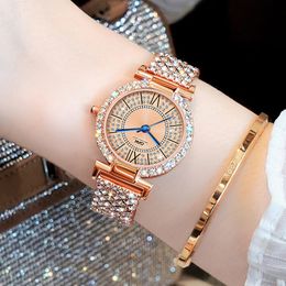 Groothandel in modieuze horlogefabrikanten met diamanten inleg, elegante en modieuze quartzhorloges voor dames en heren