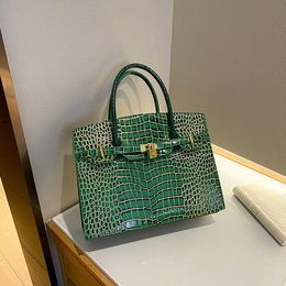 Sacs à bandoulins en gros 6 couleurs cette année grand sac fourre-tout en cuir résistant à l'usure Classic Crocodile Handbag Elegant Gold Buckle Handsbags 8088 #