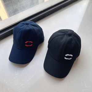 Vente en gros Styles simples Designer Femmes Hommes Casquettes De Baseball Quatre Saisons All-match Snapbacks Marque Double Lettre Chapeaux De Sport Couleur Unie Casquette De Baseball Cadeaux D'anniversaire