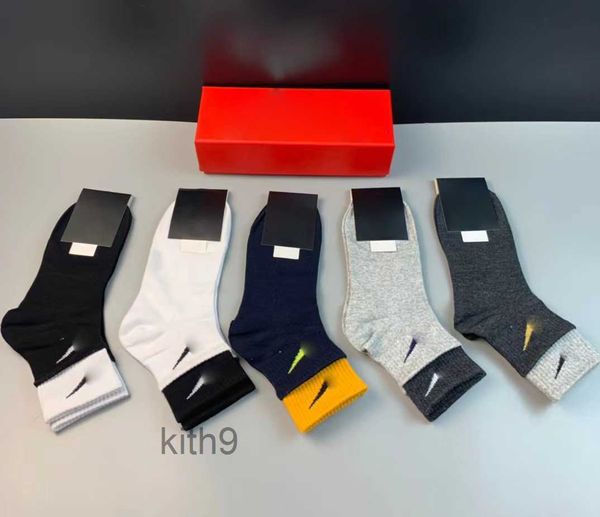 Calcetines al por mayor para hombre diseñador para mujer 100% algodón 8 colores deportes moda casual letra NK bordado UP1L