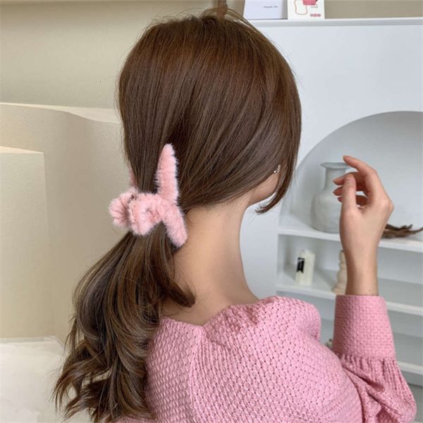 Venta al por mayor-Corea del Sur ins Estilo de agarre de felpa versátil parte posterior de la placa de la cabeza horquilla para mujer red roja nuevos accesorios para el cabello de otoño e invierno