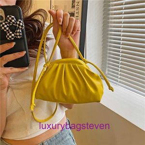 Vente en gros Top Original Bottgss Ventss Pouch sacs fourre-tout boutique en ligne 2024 Automne Hiver Nouvelle Tendance De La Mode Sac À Bandoulière À Épaule Unique Femmes Avec Un Véritable Logo