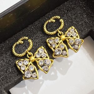 Boucles d'oreilles de concepteurs de styles en gros des styles en diamant Butterfly Crystal Brand de marque lettre 18k Gol