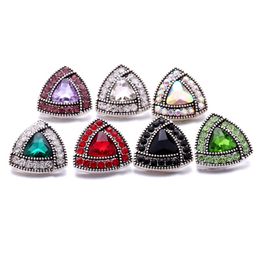 Venta al por mayor Triangle Trendy Rhinestone Snap Buttons Broche 18 mm Metal Decorativo Zircon Button charms para DIY Snaps Jewelry Findings proveedores de fábrica
