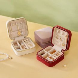 Groothandel fluweel kleine juwelendoos kettingring opslag Organisator Mini Jewelry Case Sieraden Travel Organizer voor vrouwen Girls ZZ