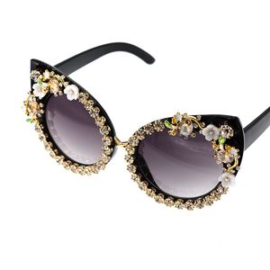 Gros-Vintage Cat Eye Style Baroque Lunettes de Soleil 2018 Nouvelle Personnalité Style Cristal Nouvelle Marque Designer Rétro Lunettes de Soleil