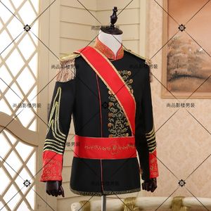 Costumes pour hommes Blazers Vente en gros - Style Hommes Tuxedos Garçons d'honneur classiques Costume de mariage Images réelles Costume de scène européenne Garde d'honneur