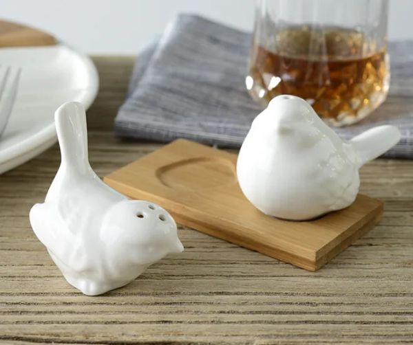 Vente en gros - cadeaux de faveur de mariage et cadeaux pour les invités - Souvenir de fête en céramique Love Birds Salt and Pepper Shaker 1sets = 2pieces