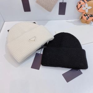 wholesale Gorros de invierno Sombreros Gorro para mujer Espesar con gorro de punto snapback para niña realmente cálido