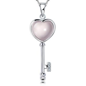 Groothandel- (zonder ketting) luxe ontwerp quartz roze kristal liefde sleutel hanger ketting hypoallergene sieraden cadeau voor vrouwen