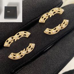 Groothandel Women Brand Stud Designer oorbellen Luxe Design Letter Earring Vogue Dames Wedding 18K Gold Ploated Geometry Christmas Sieraden met doos