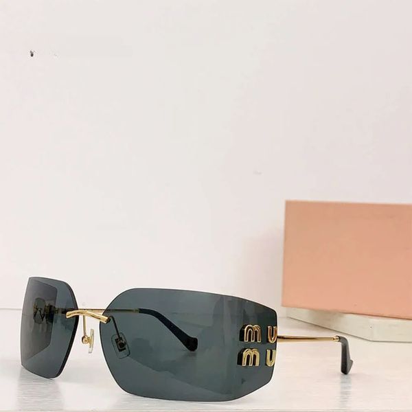 Gros femmes de luxe designers lunettes de piste femmes lunettes de soleil de haute qualité lunettes carrées nuances féminité