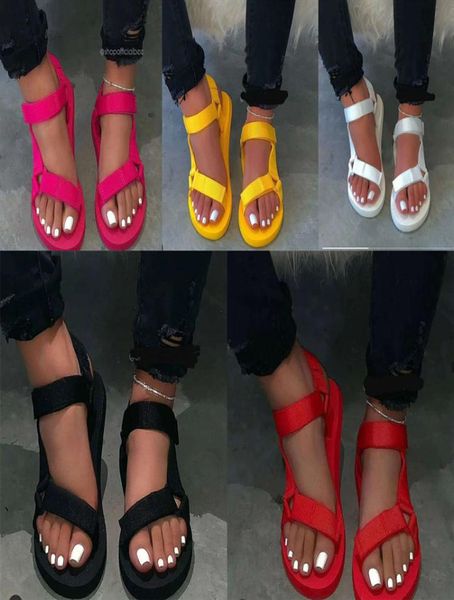 Sandalias de verano de mujeres al por mayor zapatillas de plataforma plana talla plana