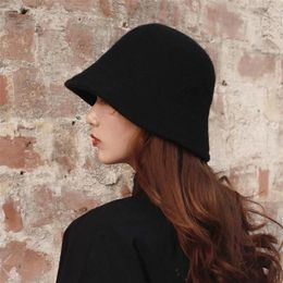 Chapeaux à large bord 2021 chaud hiver femmes seau chapeau adolescents feutre laine pour filles automne et mode fourrure noir hip hop cap229j