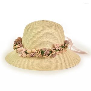 Wide Brim Hats 2022 Lady Fashion Elegant Travel Fleur Fleur Paille Visor Cape Cape de plage extérieure Caps de plage d'été Sunhat décontracté Scot22