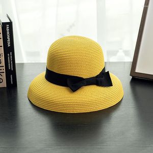 Brede rand hoeden 2023 vrouwelijke zomer dameshoed hepburn -stijl vintage design zijkant strak big boog bell vorm strand reizen