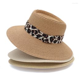 Wide Brim Hats 2023 printemps été simple de plage d'extérieur femelle femelle mode décontractée panama femme plate bowknot de paille