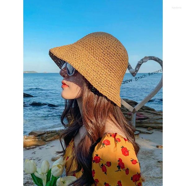 Sombreros de ala ancha 2023 Sombrero de cubo de mujer Cap Mujer Verano Trenzado Pesca de paja elegante para la playa de las mujeres