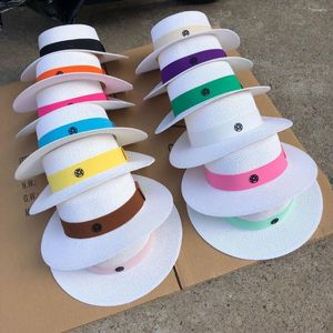 Chapeaux à large bord British Straw Hat Summer Hundred Take Sun Show Face Small Flat Top Sub Ladies Bowler Tide