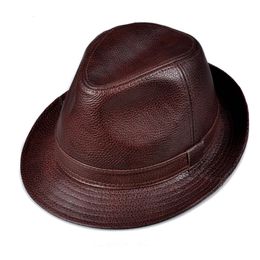 Chapeaux à large bord seau 2023 homme de haute qualité en cuir véritable Jazz Fedora Gentleman peau de vache court BlackBrown Top Hat Male Shows Topper 230214